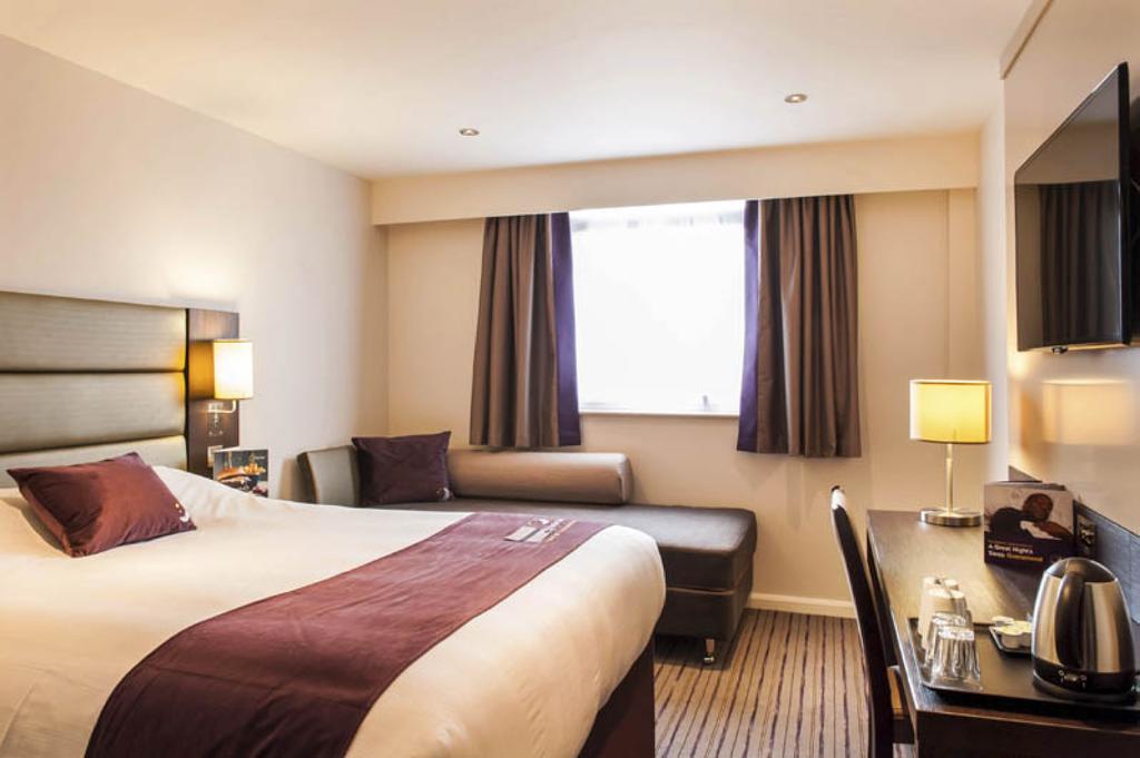 Premier Inn Dover Central - Eastern Ferry Terminal Экстерьер фото