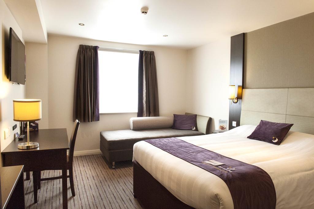 Premier Inn Dover Central - Eastern Ferry Terminal Номер фото