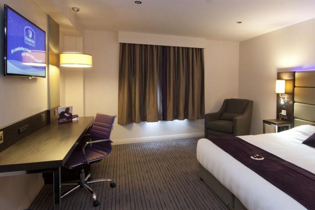 Premier Inn Dover Central - Eastern Ferry Terminal Экстерьер фото